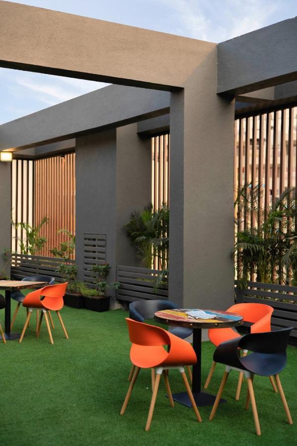 Couch & Cheese Homestel The Most Luxurious Hostel For Working Professionals & Students Pune Luaran gambar